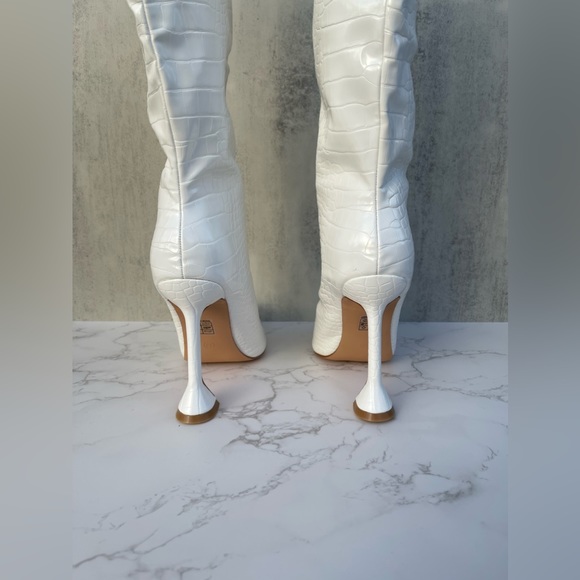 BRAND NEW w/Box Knee-High On Trend Boot. Faux Croc Print. - Picture 6 of 10